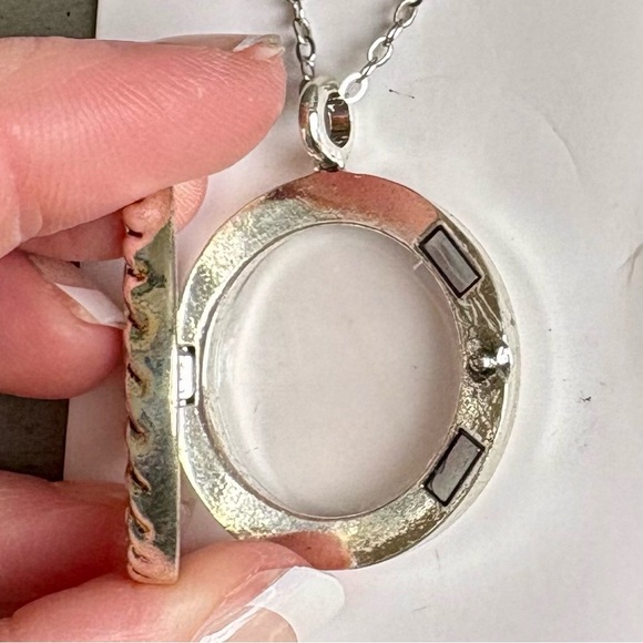 EFFY WITH LOVE Floating Keepsake Charm Locket Necklace Silver Plate 20in Chain - Picture 7 of 11